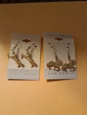 New Circus Circus Las Vegas Gold Tone Clown And Carousel Horse Earrings